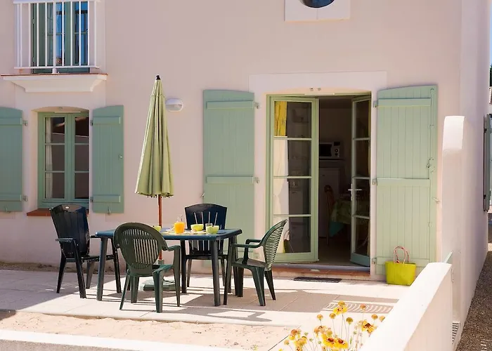 Madame Les Mas De Hilaire